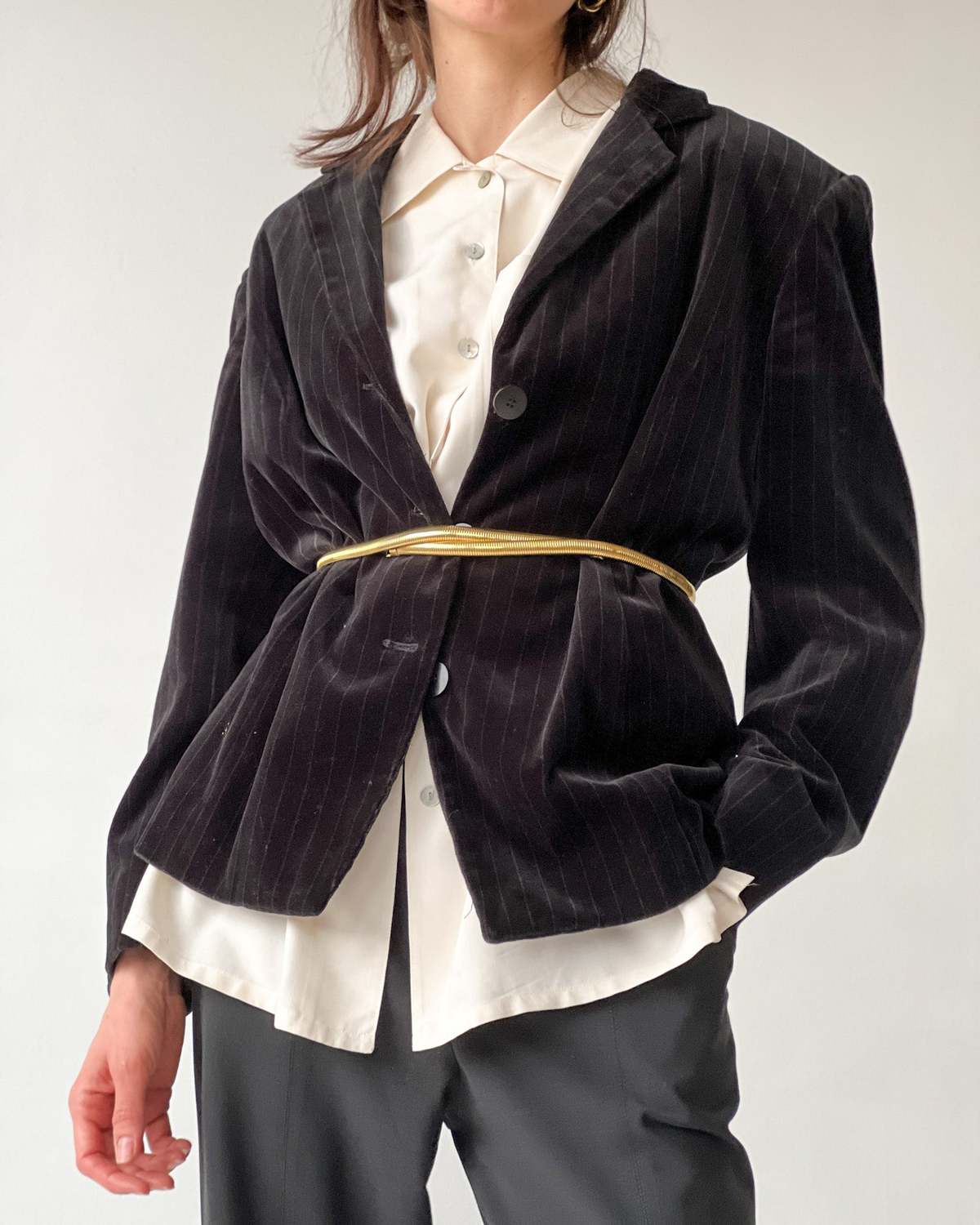 Black long pinstripe vintage blazer >>> size 14