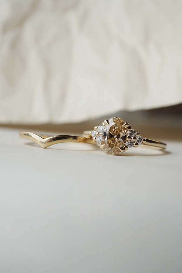 Oval Lady\'s Slipper Ring 2025