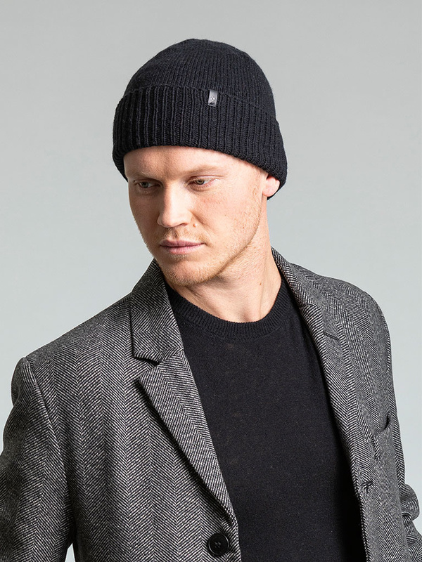 Dinadi Merino Cuffed Hat - Black Dinadi Merino Cuffed Hat - Black