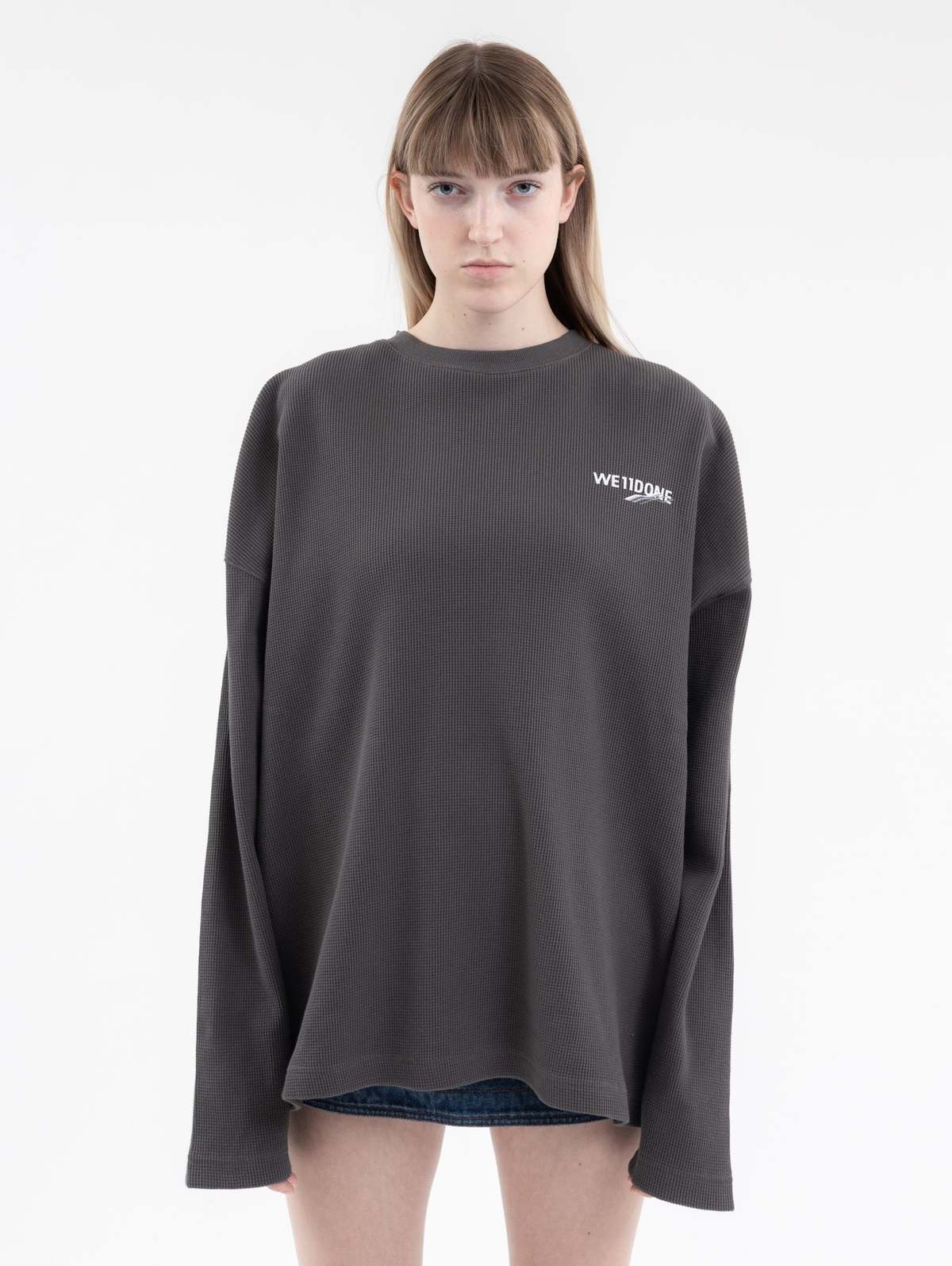 we11done 1506 LOGO WAFFLE LONG-SLEEVED T-SHIRT - CHARCOAL | Garmentory