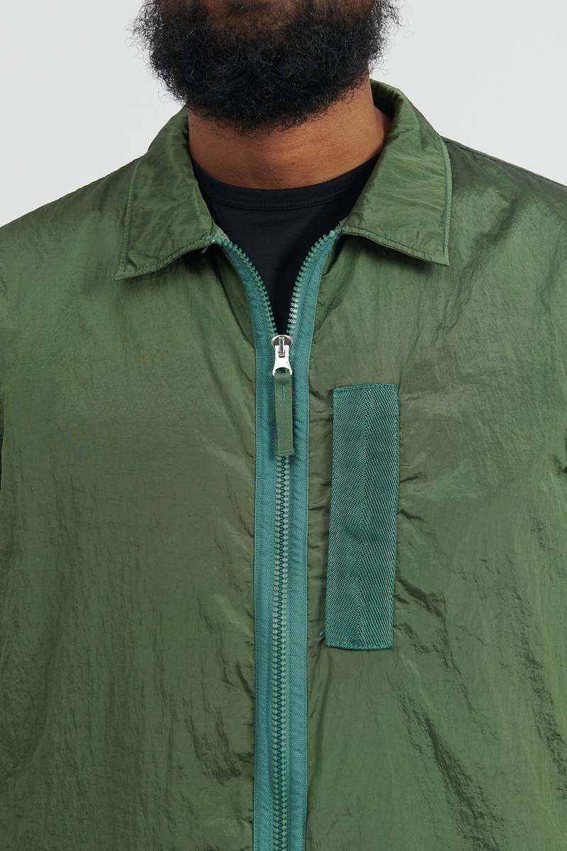 STONE  ナイロンジャケット オリーブ Stone Island Nylon Metal Econyl Light Shirt Jacket - Olive