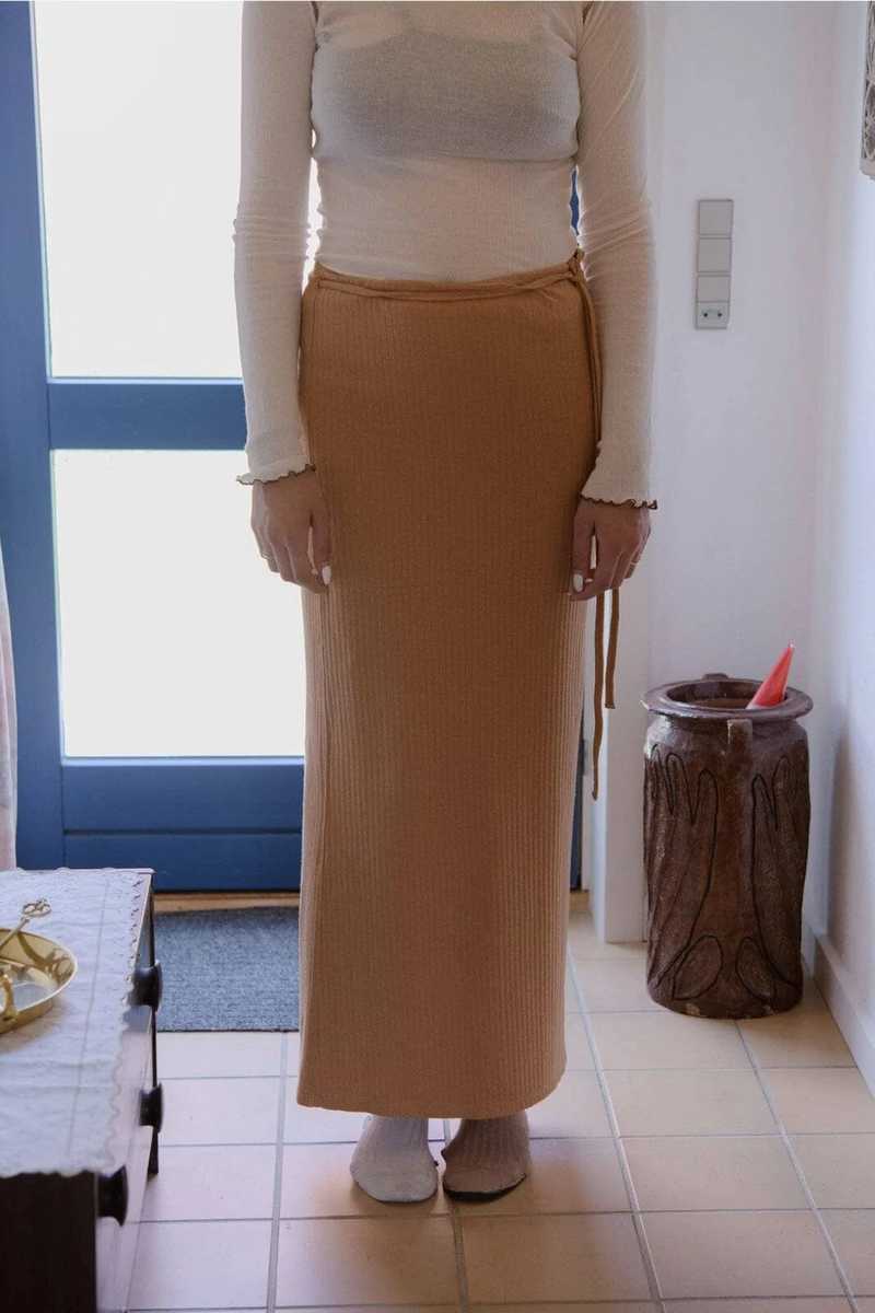 baserange　brig skirt Baserange ~ Black Brig Skirt | MAIMOUN