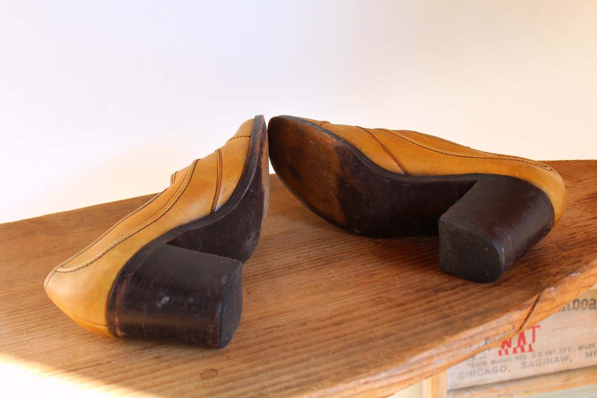 1970s Leather Pumps Tan Garmentory