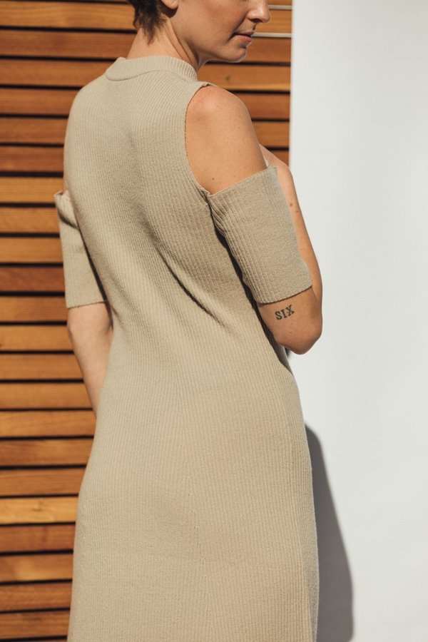 Shaina Mote Freja Dress - Dun Shaina Mote Freja Dress - Dun
