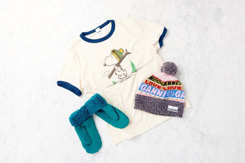 “RE DONE” Snoopy Ski Tシャツ VintageIvory RE/DONE RINGER SKIING SNOOPY TEE - VINTAGE IVORY/MIDNIGHT
