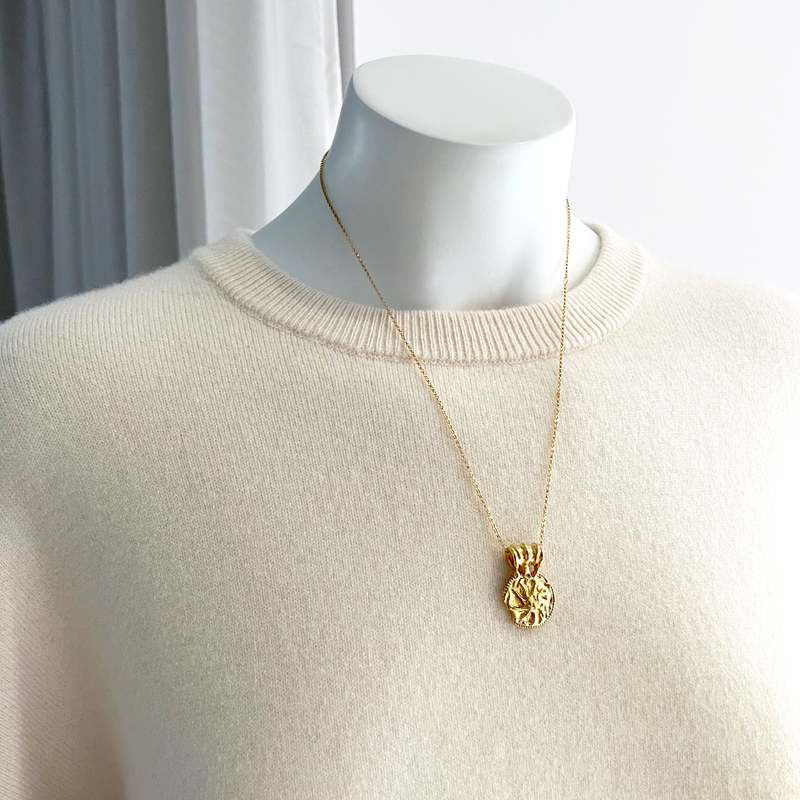 Alighieri The Medium Sun Salutations Medallion Necklace - Gold Alighieri The Medium Sun Salutations Medallion Necklace - Gold