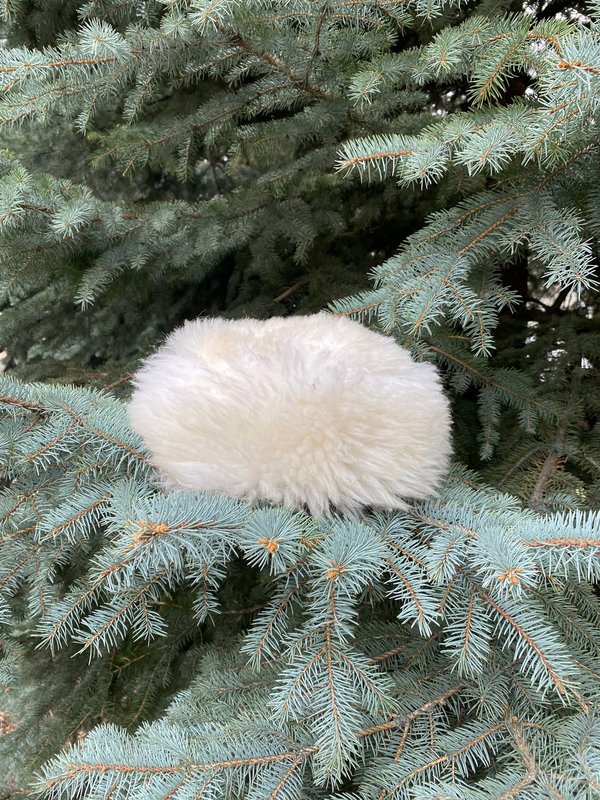 Ida+moon Ceremony Sheepskin Round Cap - Creamy White  display picture 1
