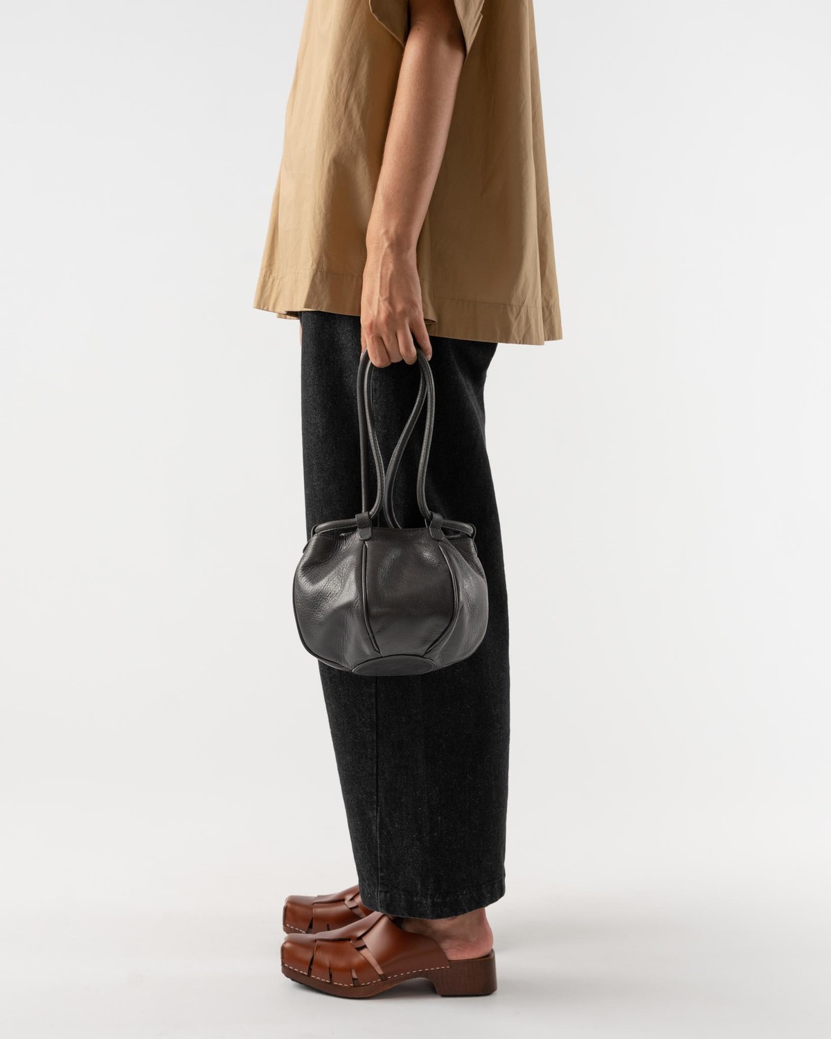 ショルダーバッグ・ポシェット HEREU Globul Mini Distressed WBR23GMDI003 GLOBUL MINI METALLIC - Balloon-Shaped Crossbody Bag – Hereu