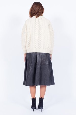 FISHERMAN ARAN CABLE SWEATER (MEDIUM) FISHERMAN ARAN CABLE SWEATER (MEDIUM)