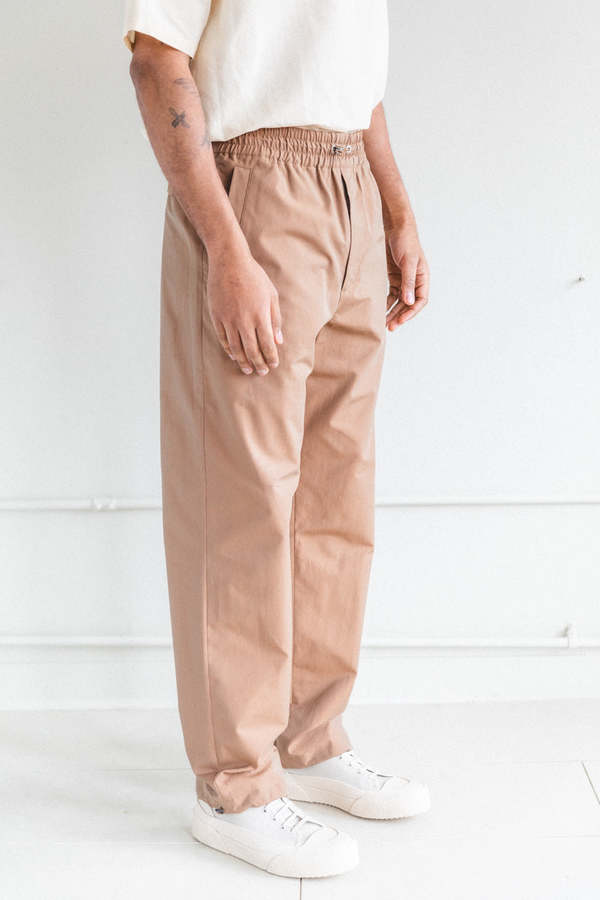 Auralee Finx Tussah Chambray Easy Pants - Light Brown Chambray