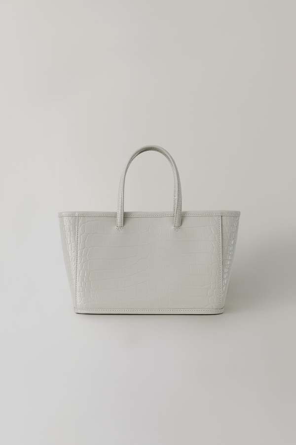 【NOTHING WRITTEN】Ain croco tote bag_2colors NOTHING WRITTEN Ain Croco Tote Bag - Salt/Black | Garmentory