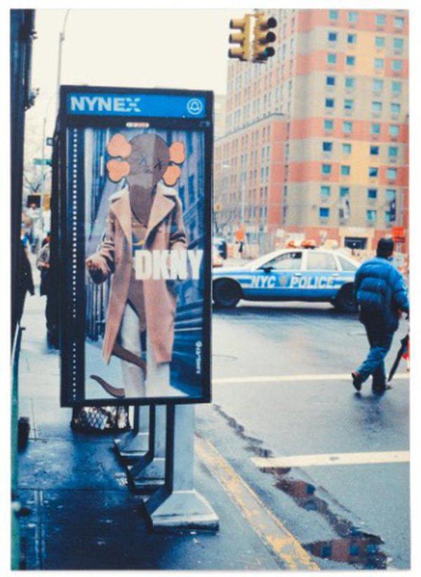 DKNY OriginalFake KAWS ポスター In 1996, KAWS was gifted a master key by a friend, so he was