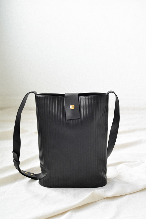 Pari Desai Huston Slim Bag Pari Desai Huston Slim Bag