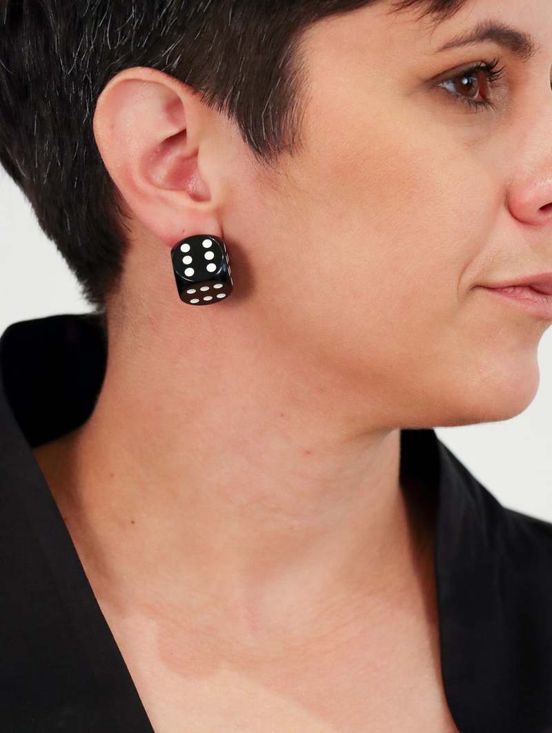 【MM6 MAISON MARGIELA】RED DICE EARINGS MM6 Maison Margiela Dice Earrings - Black | Garmentory