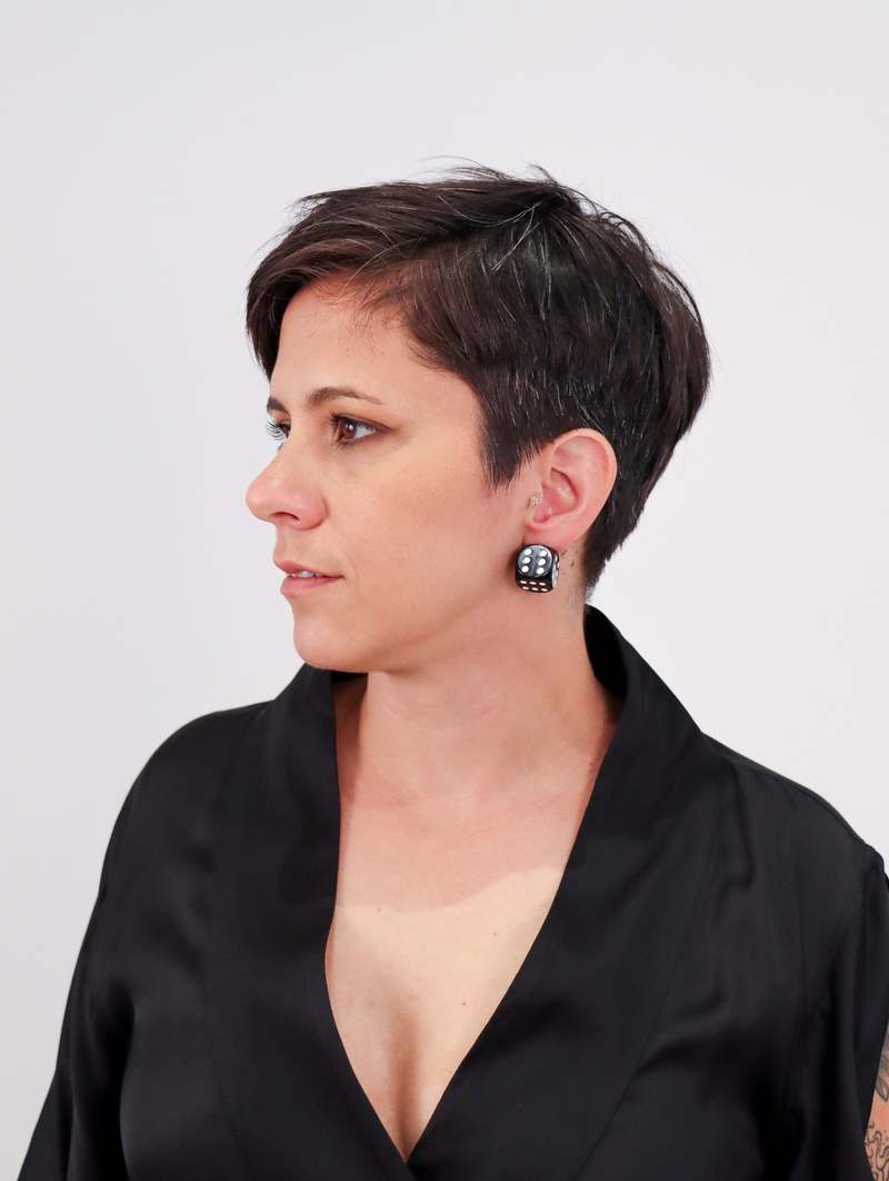 【MM6 MAISON MARGIELA】RED DICE EARINGS MM6 Maison Margiela Dice Earrings - Black | Garmentory