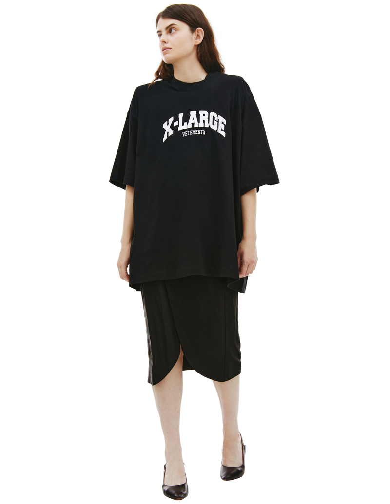 VETEMENTS X-Large T-Shirt - Black | Garmentory