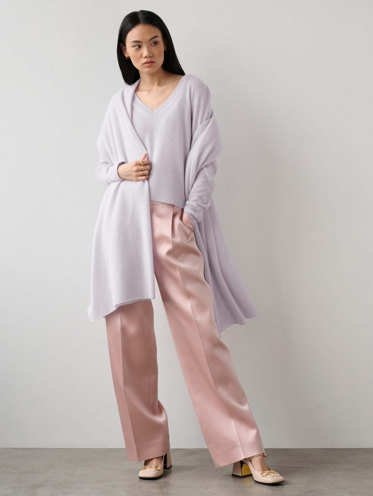 White + Warren Cashmere Travel Wrap - Silver Lilac Heather - Image 2 of 3
