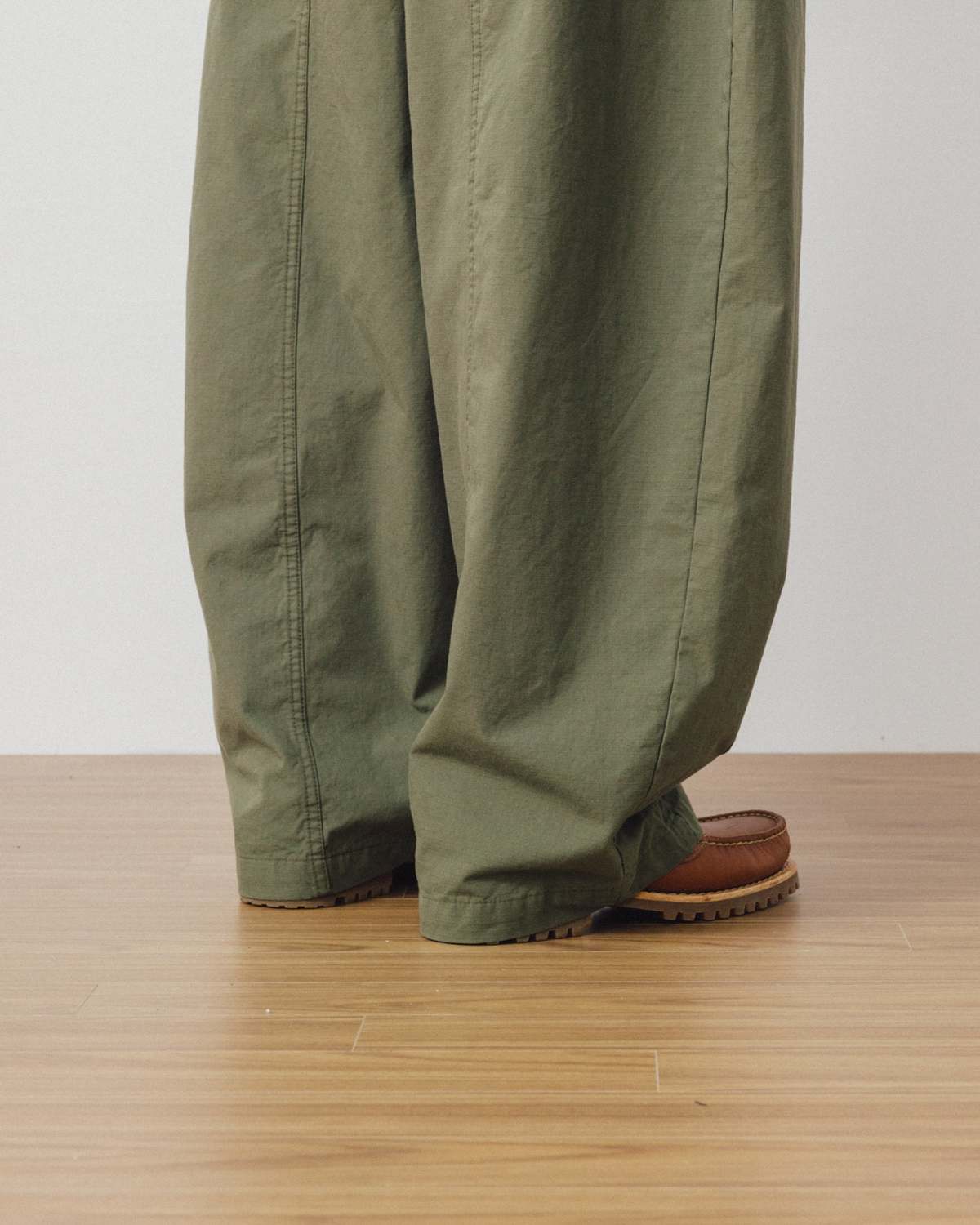 Anglan Round Rib Fatigue Balloon Pants - Khaki | Garmentory