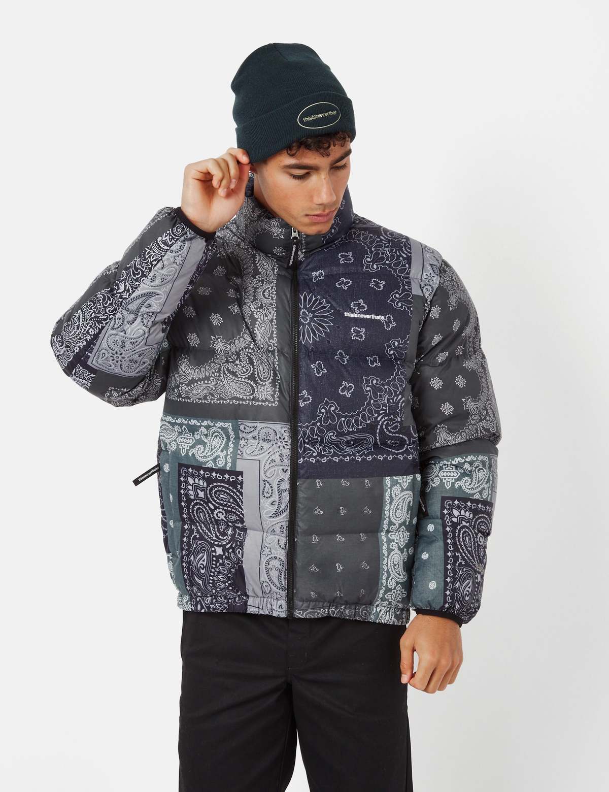 【正規品】美品 thisisneverthat PERTEX ダウン バンダナ柄 Thisisneverthat PERTEX T Down Jacket - Bandana Multi | Garmentory