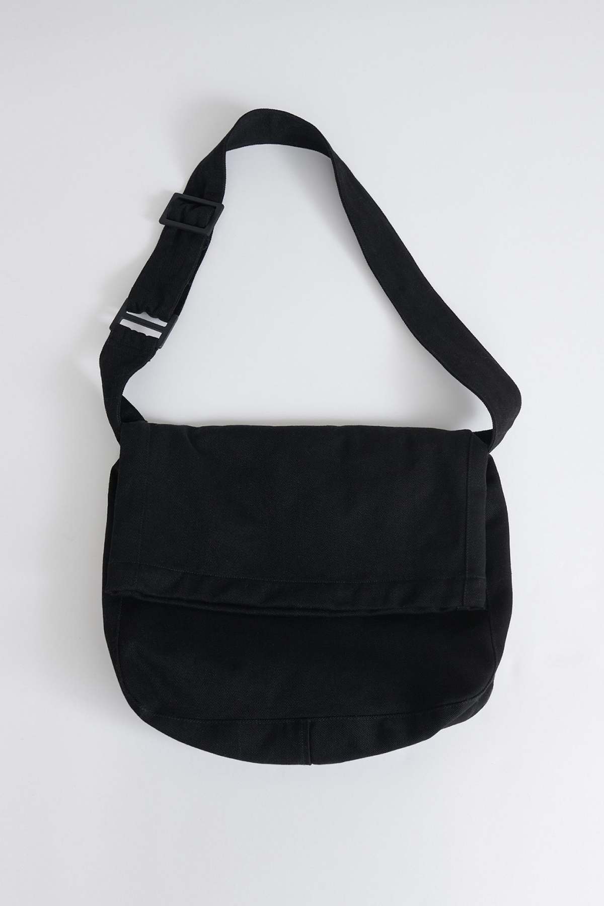 バッグ OUR LEGACY SLING BAG BLACK Our Legacy - Sling Bag Washed Black Denim