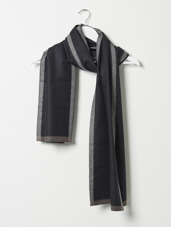 Stephan Schneider Scarf Early Stephan Schneider Scarf Early