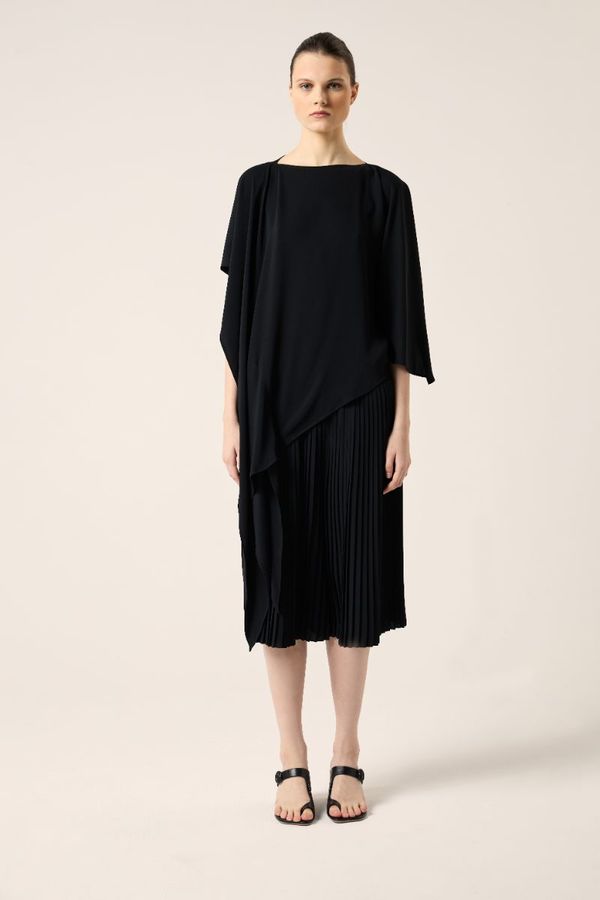 MM6 Maison Margiela Asymmetric draped top - Black | Garmentory