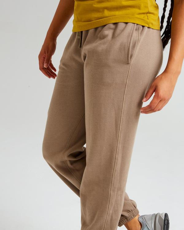 Richer Poorer Women's Recycled Fleece Classic Sweatpant