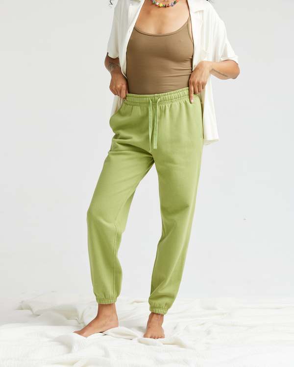 Richer Poorer Women's Recycled Fleece Classic Sweatpant