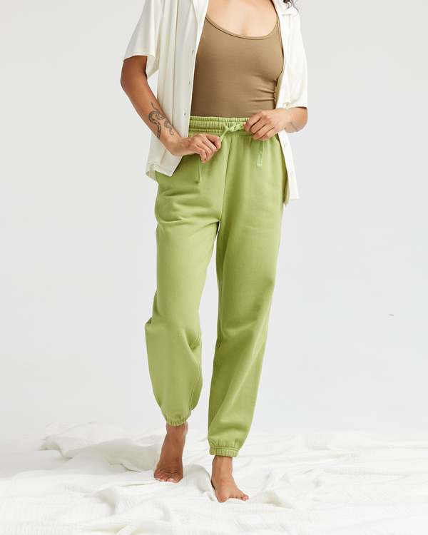 Richer Poorer Women's Recycled Fleece Classic Sweatpant