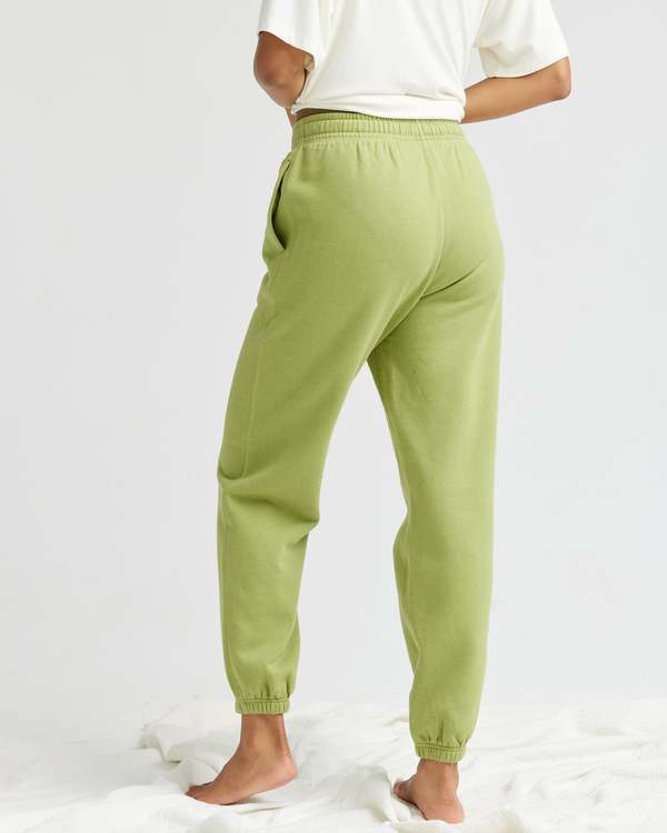 Richer Poorer Women's Recycled Fleece Classic Sweatpant
