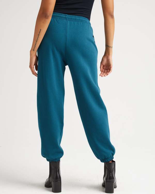 Richer Poorer Women's Recycled Fleece Classic Sweatpant