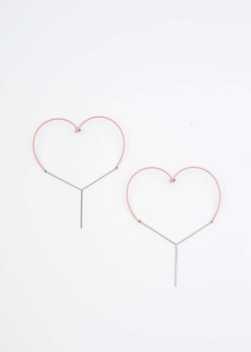 【関税込み】Y/Project ピンク Maxi Y Heart ピアス Y/project Single Maxi Y Heart Earring - Pink/Silver | Garmentory