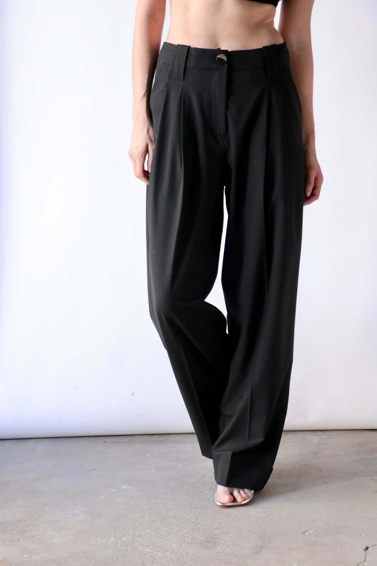 GANNI｜SLACKS (BLACK DRAPEY MELANGE PLEAT TROUSERS (F807 Black Drapey Melange Pleat Pants | GANNI US