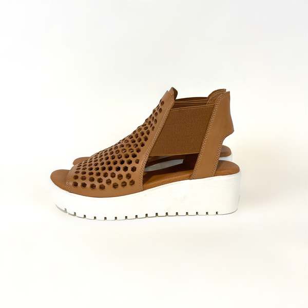 Silent D Odeya Sandals Tan Garmentory