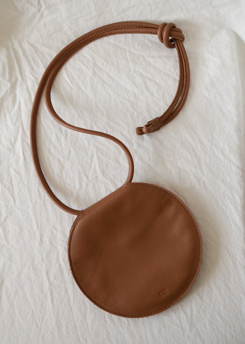Are Studio Disc Bag - Saddle Are Studio Disc Bag - Saddle