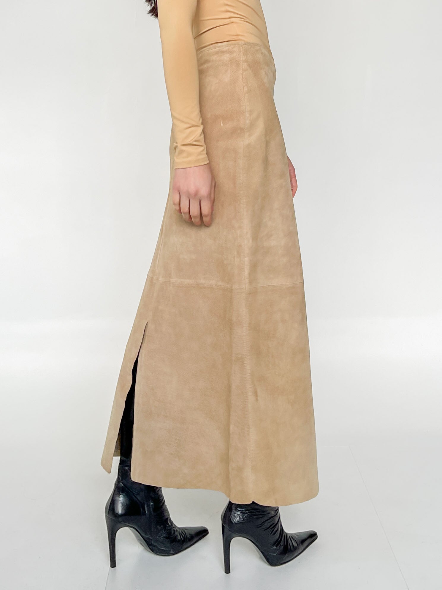 MONOHA Suede wrap skirt camel