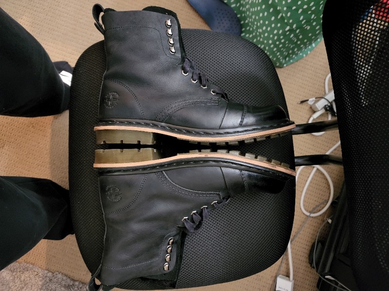 Dr. Martens Pier boot