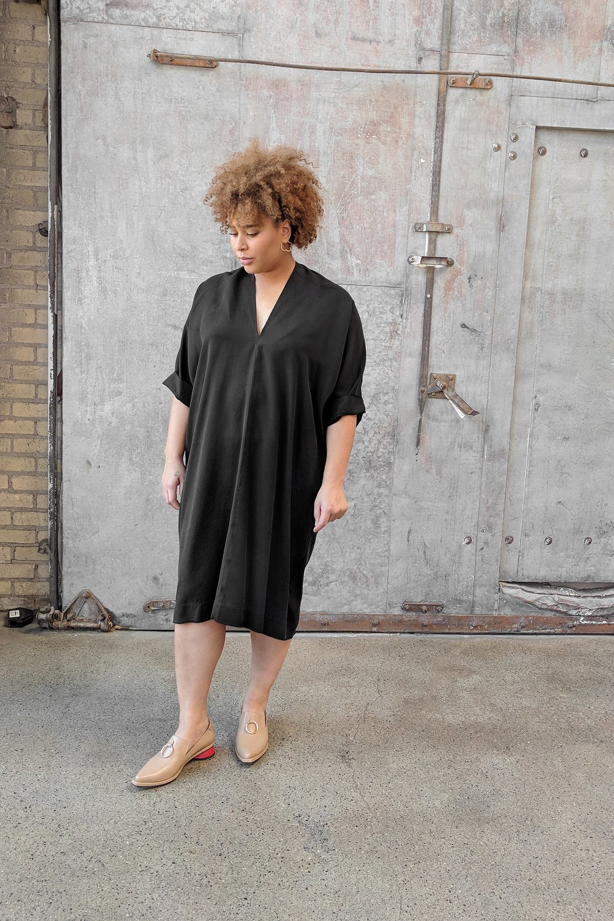 Hackwith Design House Plus Size Raw Finish Cocoon Dress - Black - Image 4 of 4