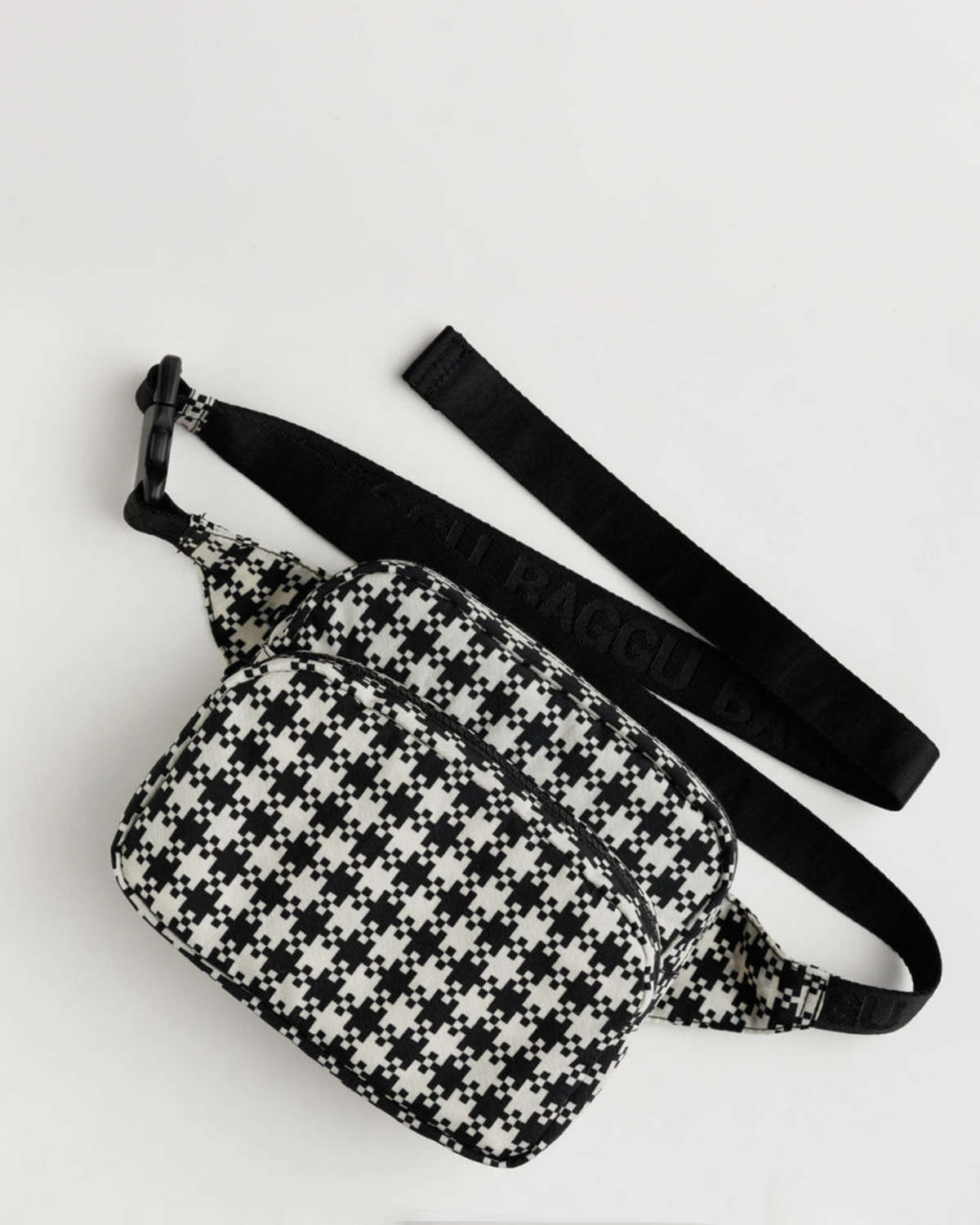 Baggu Nylon Fanny Pack — B&W Gingham Standard NWT BAGGU Pixel Gingham Fanny Pack | Mercari main image 4