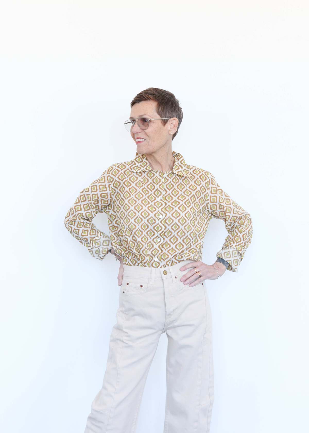 Auntie Oti Button Shirt - Wallpaper - Image 1 of 12