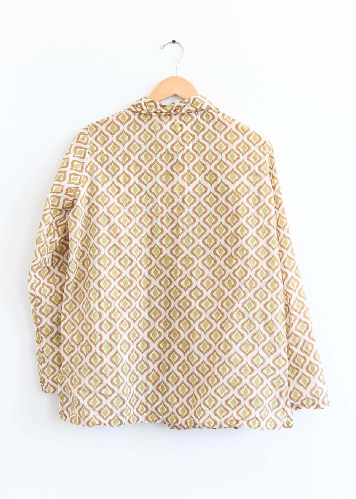 Auntie Oti Button Shirt - Wallpaper - Image 5 of 12