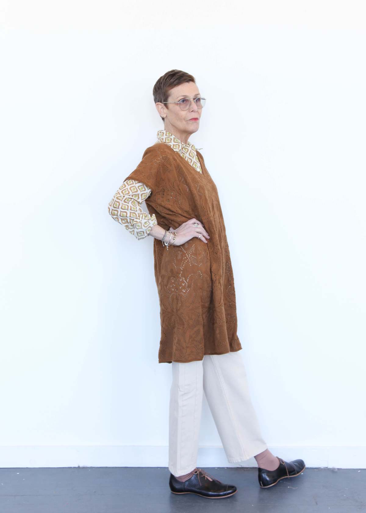 Auntie Oti Button Shirt - Wallpaper - Image 12 of 12