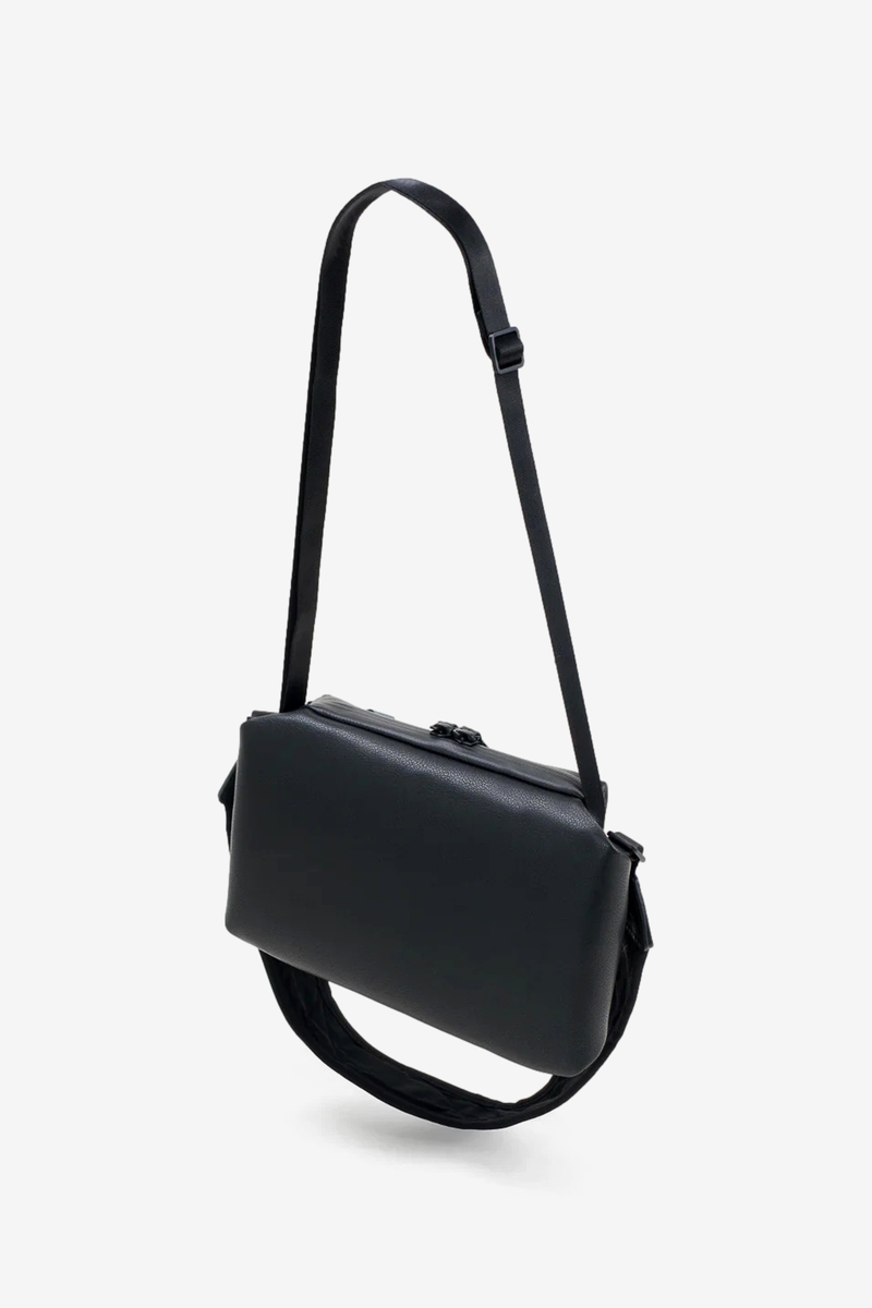 Cote＆Ciel ARNO ALLURA RECYCLED LEATHER Arno Allura Recycled Leather by @coteetciel The small