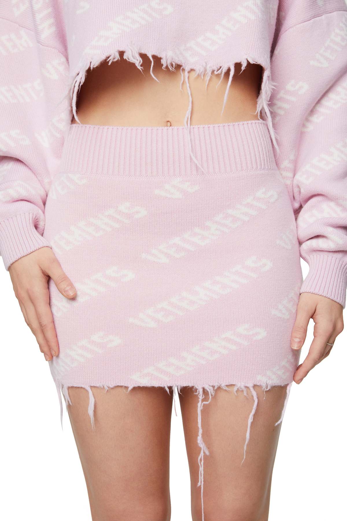 スカート VETEMENTS Woman Skirt Pink WE64KN905P BABYPINK Vetements Monogram Mini Skirt - Baby Pink/White | Garmentory
