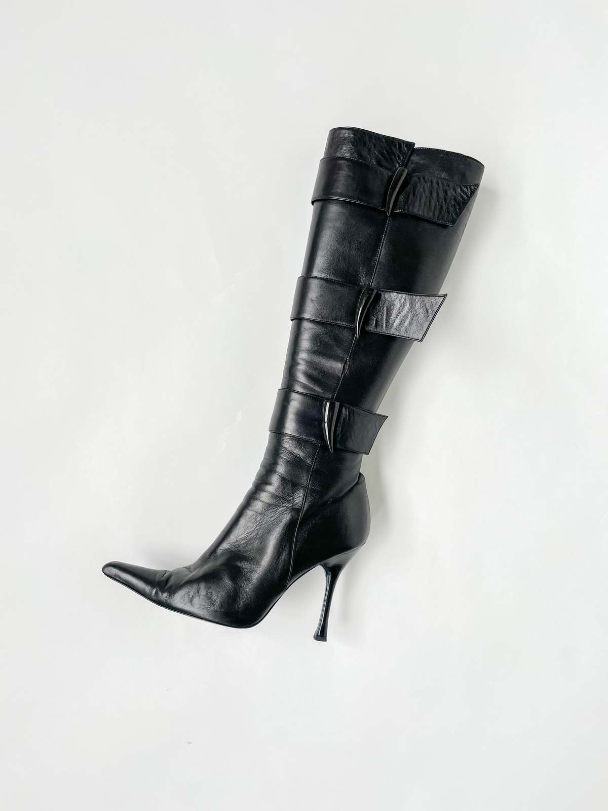 [LOW CLASSIC] / ☆ 24SS BELTED STILETTO / BLACK Y02985_P2687_T8013_A.jpg