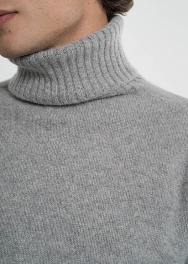 Harmony Grey Windy Turtleneck Knit Sweater Harmony Grey Windy Turtleneck Knit Sweater