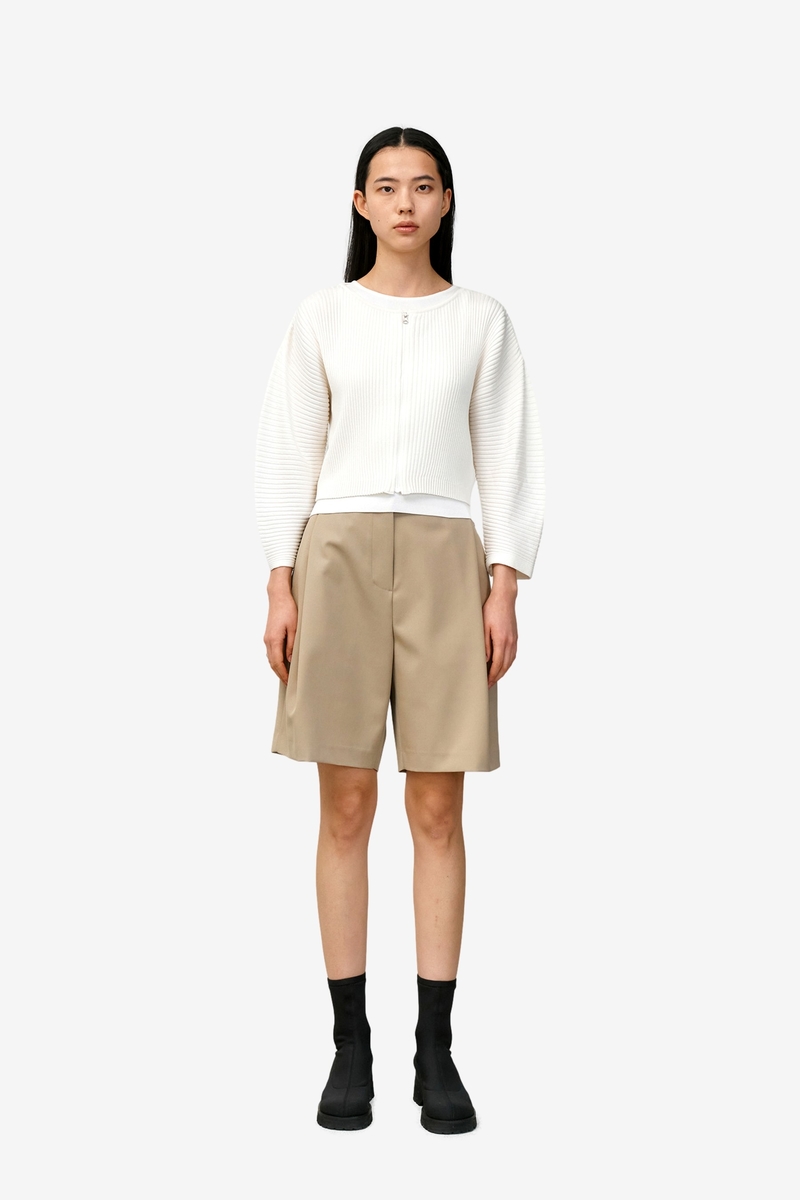 AMOMENTO Garconne Shorts - Beige | Garmentory