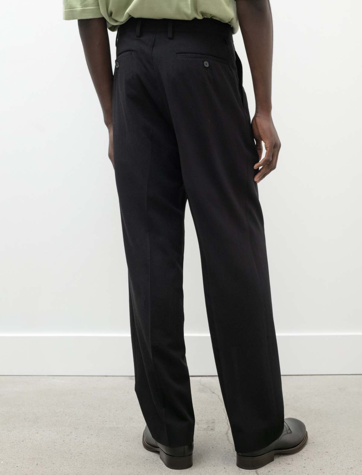 Auralee Hard Twist Wool Viyella Slacks - Black | Garmentory