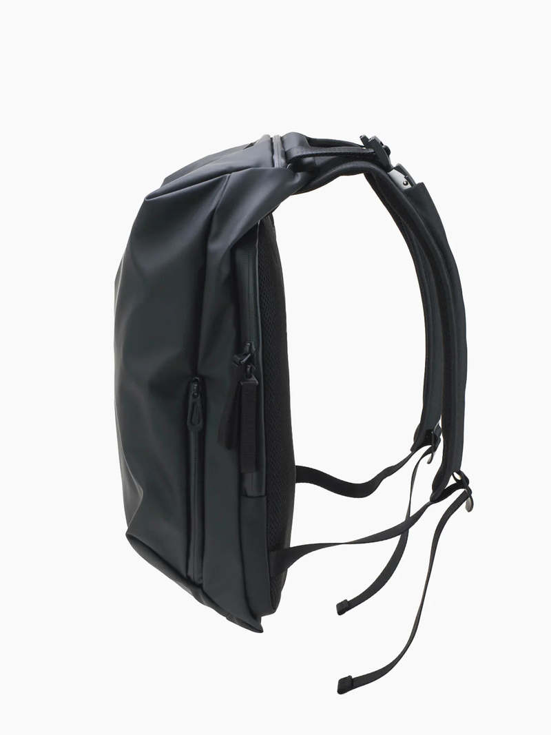 Côte & Ciel Saru Obsidian - Black | Garmentory
