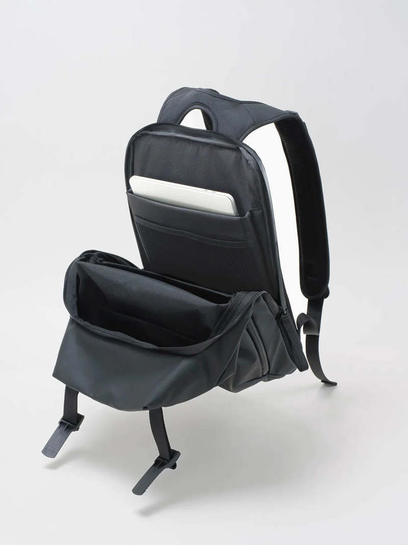 Côte & Ciel Saru Obsidian - Black | Garmentory